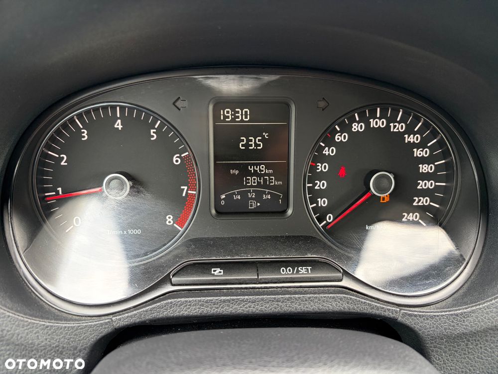 Volkswagen Polo 1.2 MATCH - 22