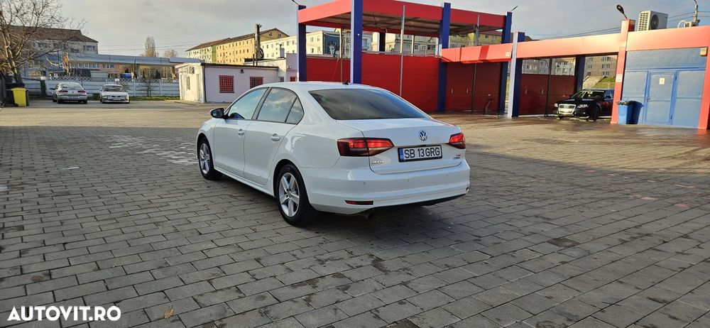 Volkswagen Jetta 1.2 TSI Comfortline - 2