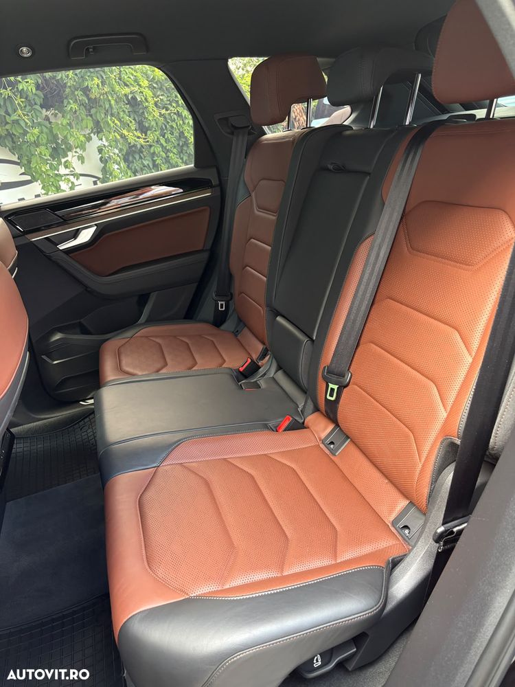 Volkswagen Touareg - 22