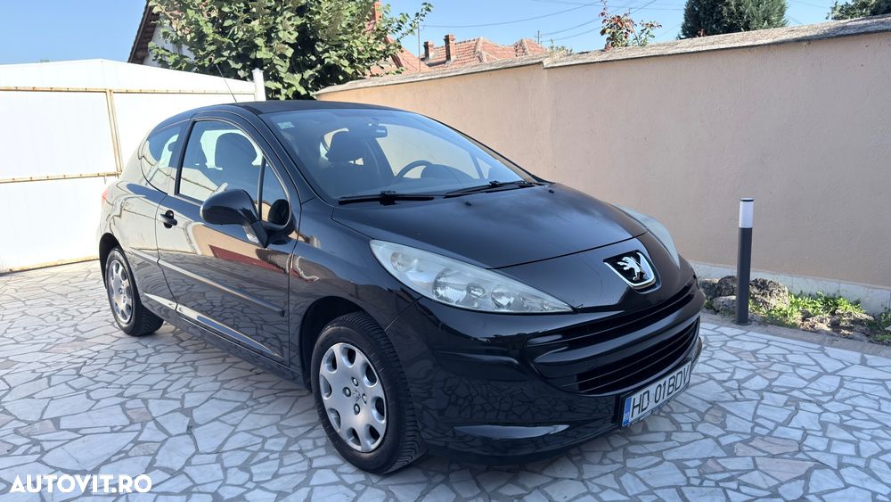 Peugeot 207 - 1