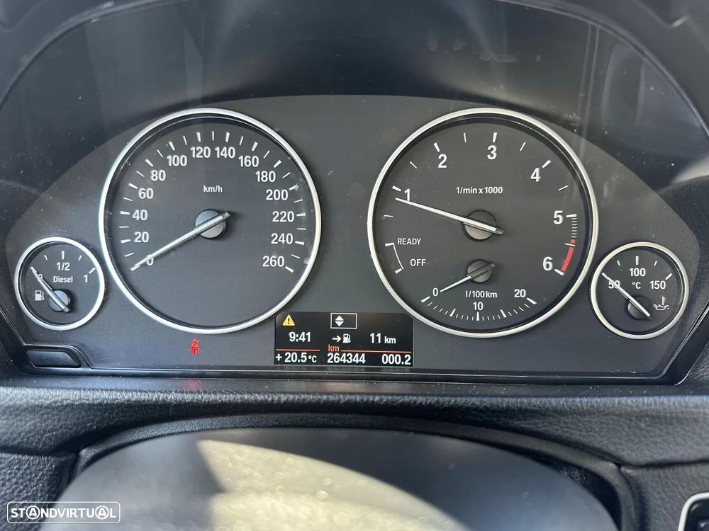 BMW 318 d Sport Line - 38