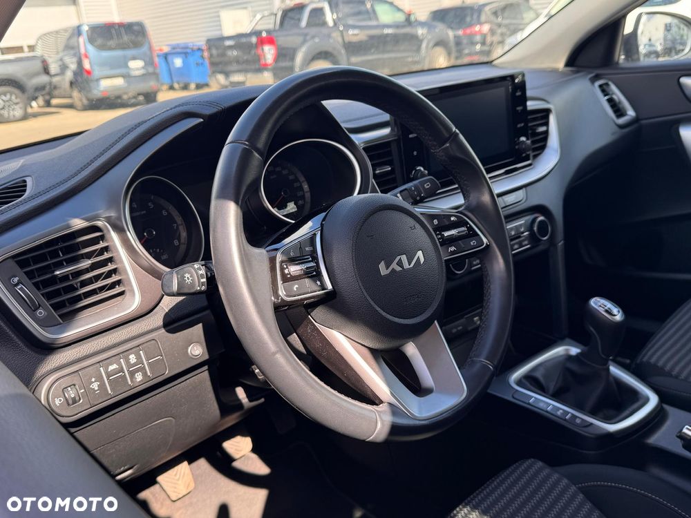 Kia Ceed 1.5 T-GDI M - 12