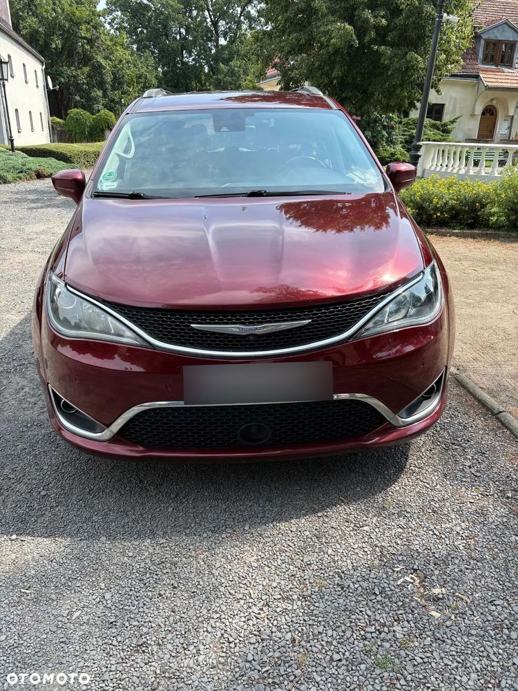 Chrysler Pacifica - 8
