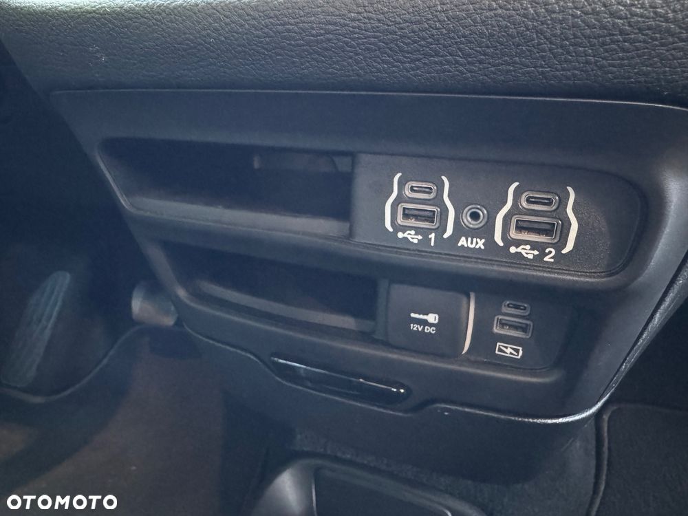 Chrysler Pacifica - 33