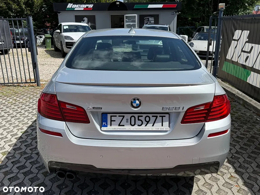 BMW Seria 5 528i xDrive - 7
