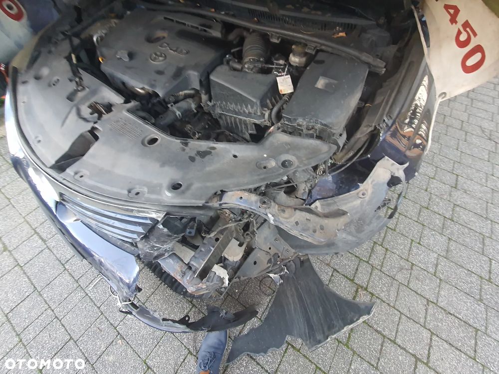 Toyota Avensis 2.0 D-4D 2010 - 5