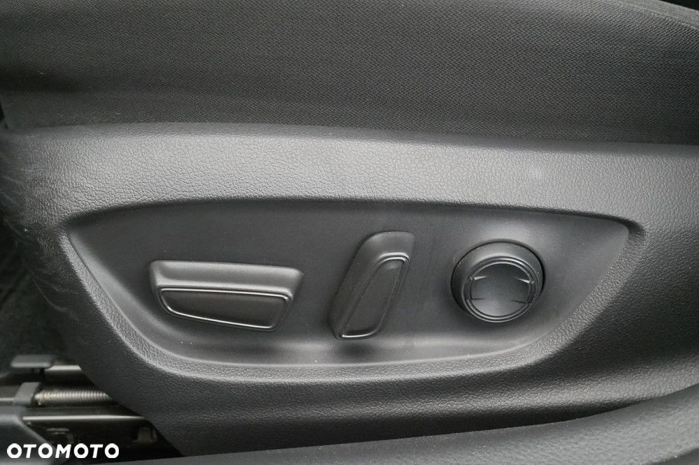 Toyota Camry 2.5 Hybrid Comfort CVT - 27