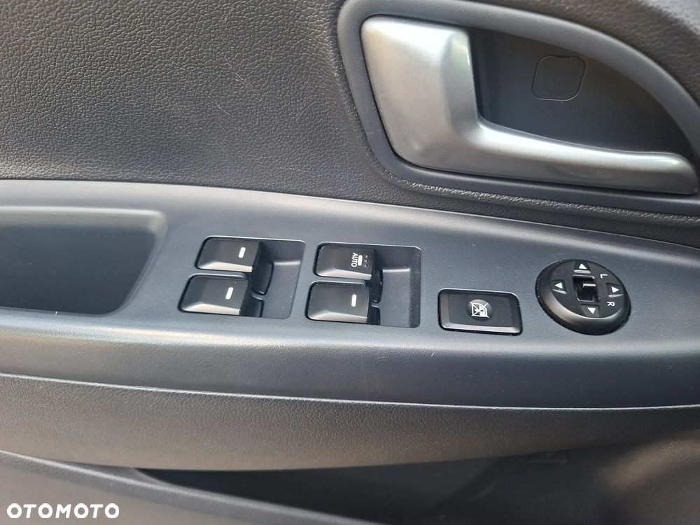 Kia Rio 1.2 M - 13