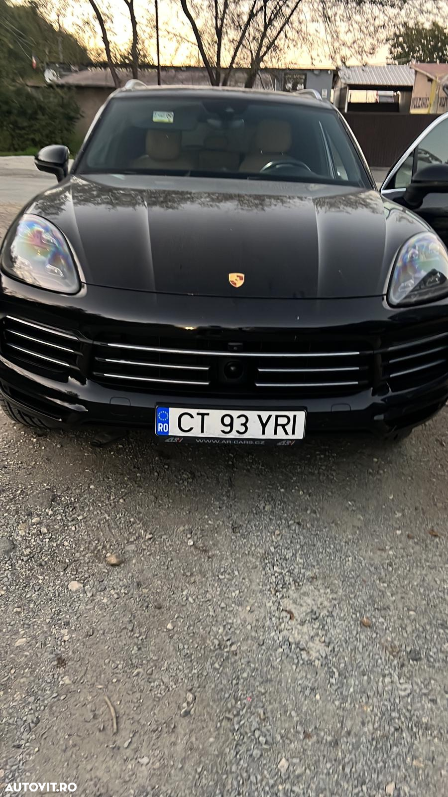 Porsche Cayenne - 35