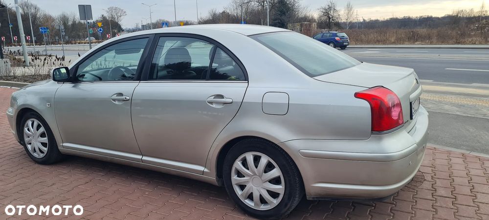 Toyota Avensis 2.0 VVT-i Prestige - 2