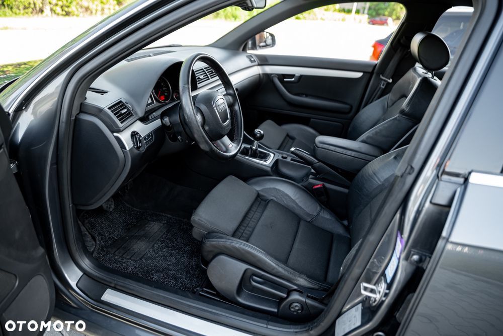 Audi A4 Limousine 1.8 T quattro - 18