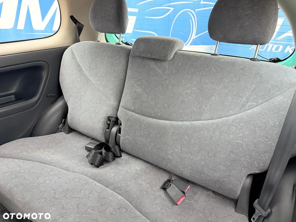 Toyota Yaris 1.0 Base - 12