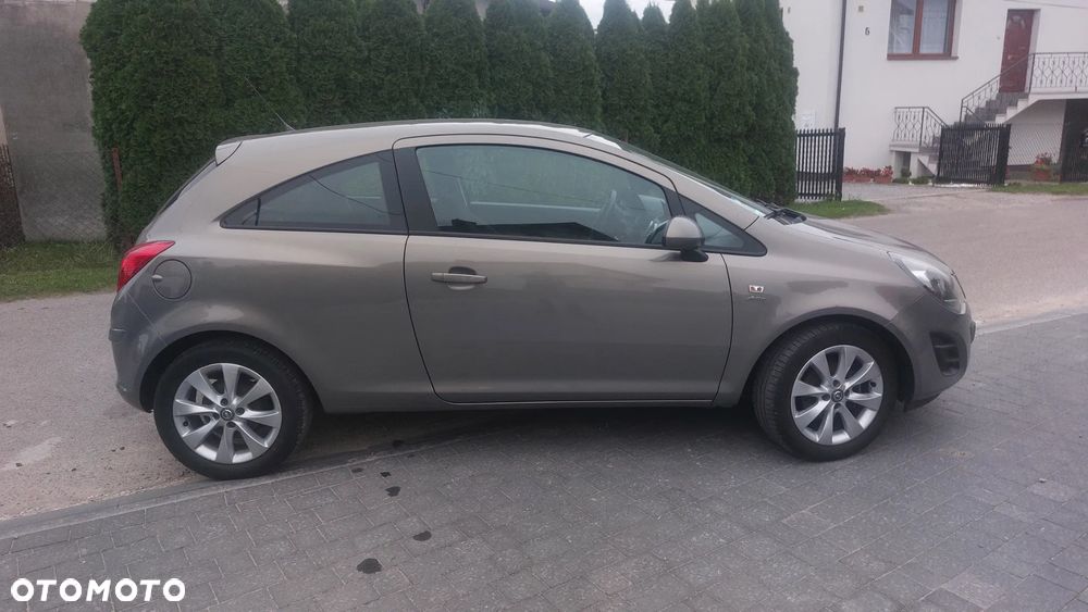 Opel Corsa 1.4 16V Color Edition - 9