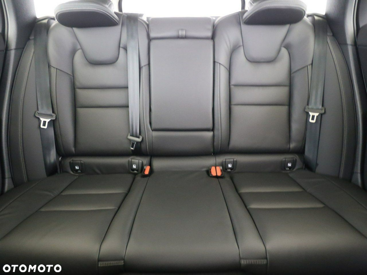 Volvo V60 Cross Country B5 B AWD Ultimate - 11