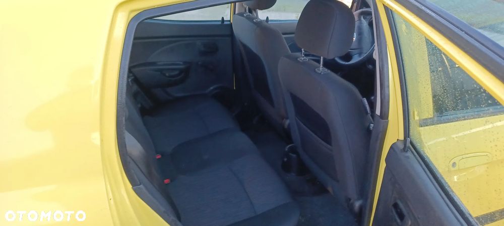 Kia Picanto - 22