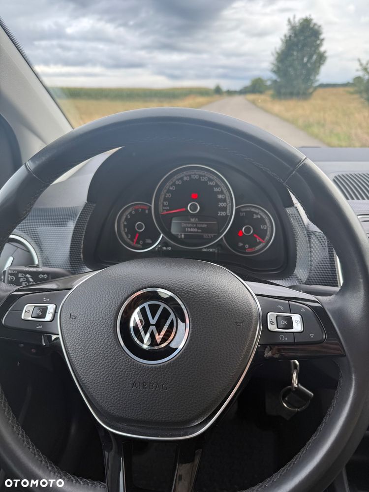 Volkswagen up! (BlueMotion Technology) move - 11