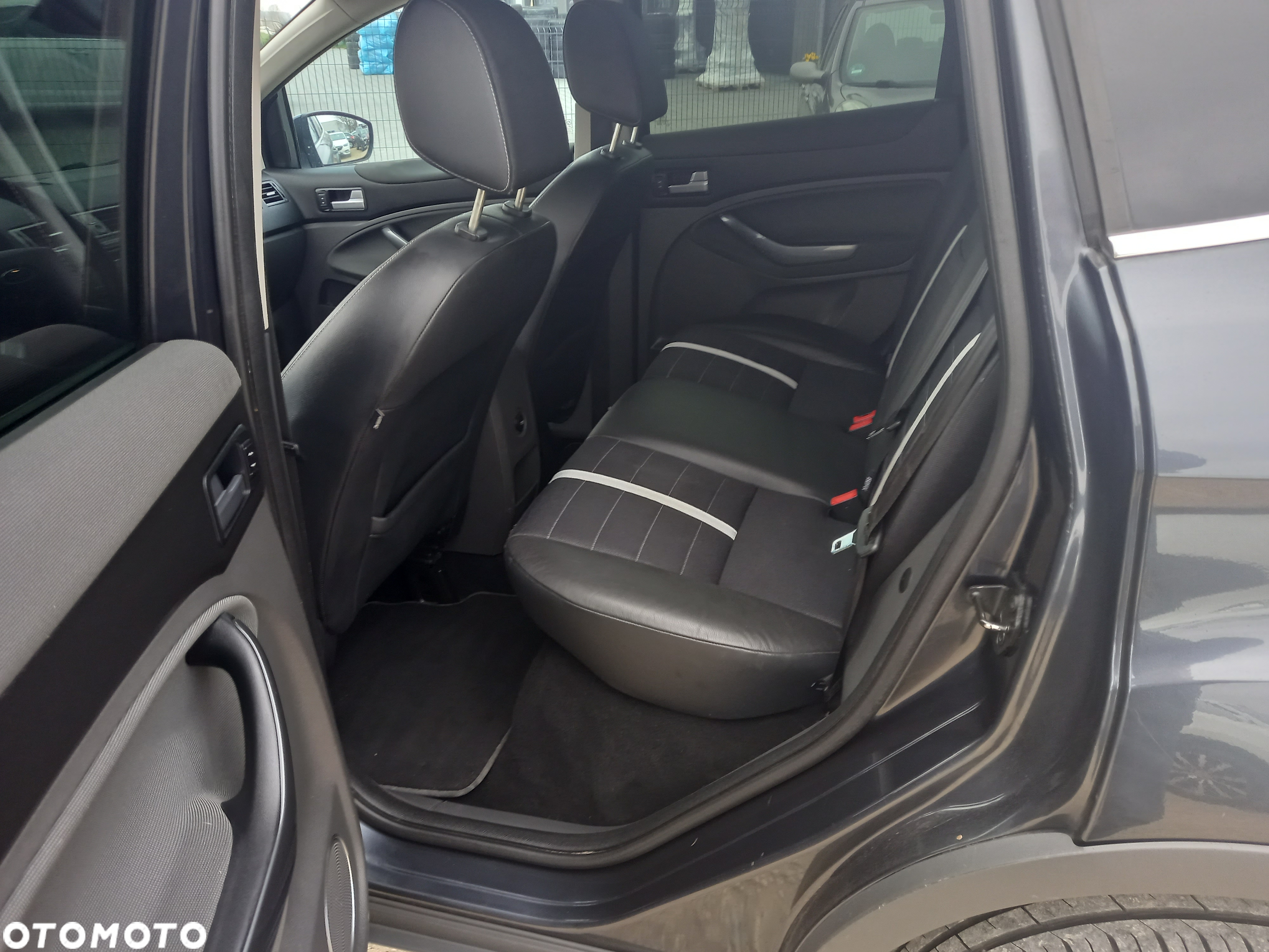Ford Kuga 2.0 TDCi 4x4 Titanium - 10