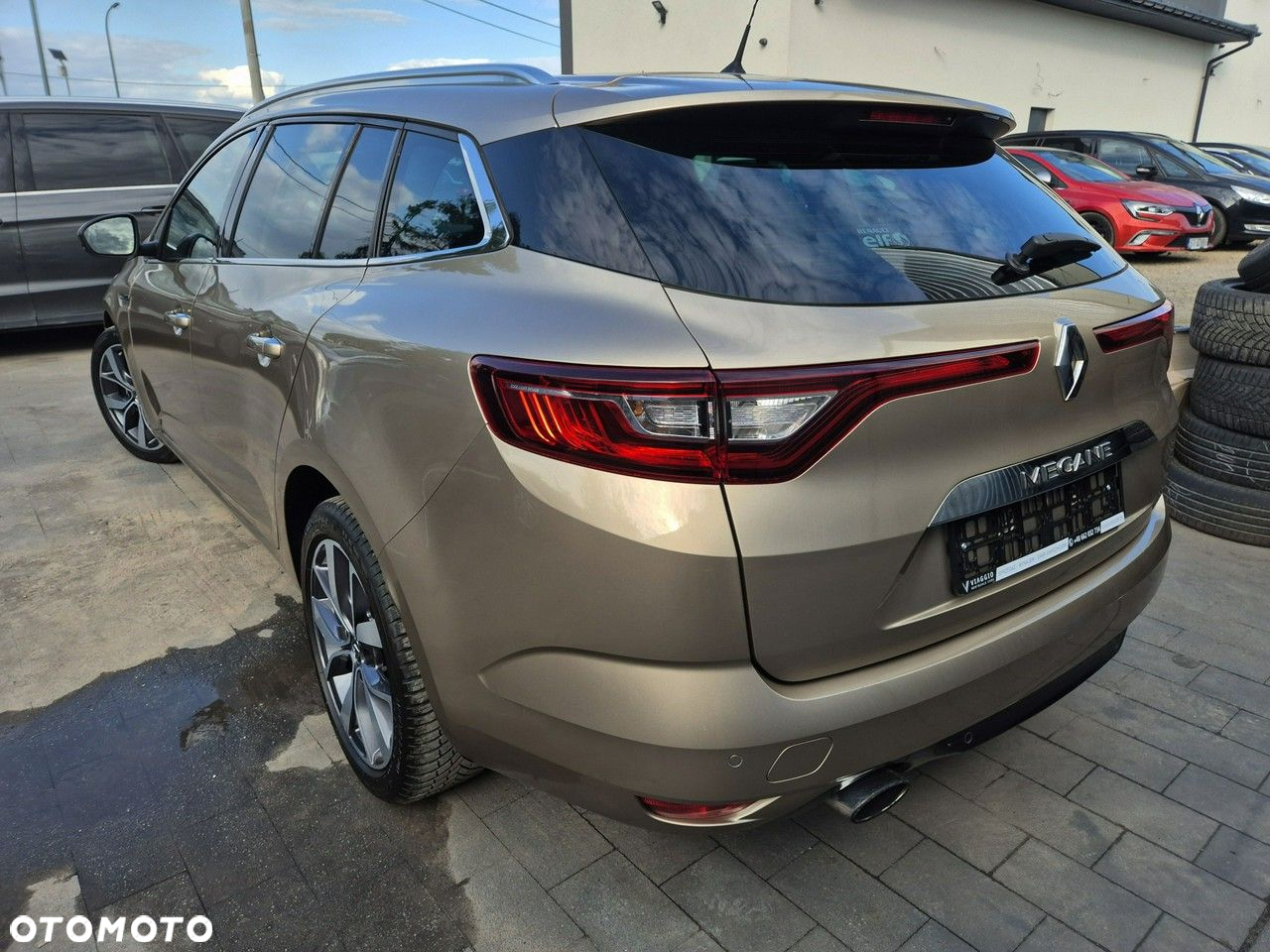 Renault Megane Grandtour ENERGY TCe 130 BOSE EDITION - 4