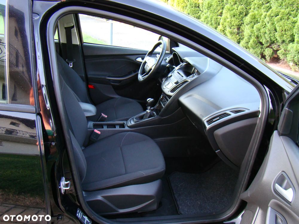 Ford Focus - 30