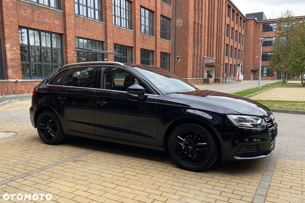 Audi A3 Sportback 1.5 TFSI cylinder on demand design - 21