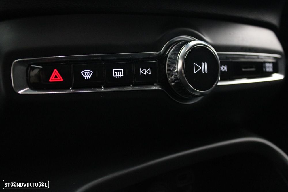 Volvo XC 40 1.5 T2 Momentum - 23