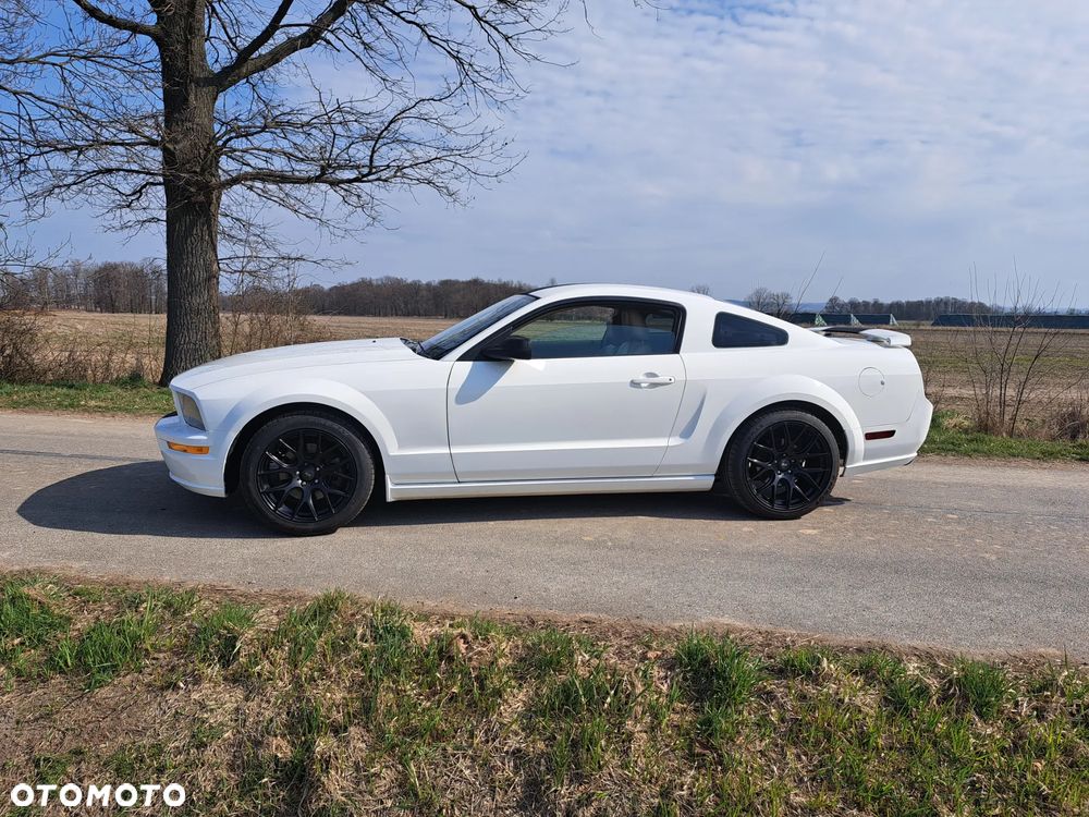 Ford Mustang - 1