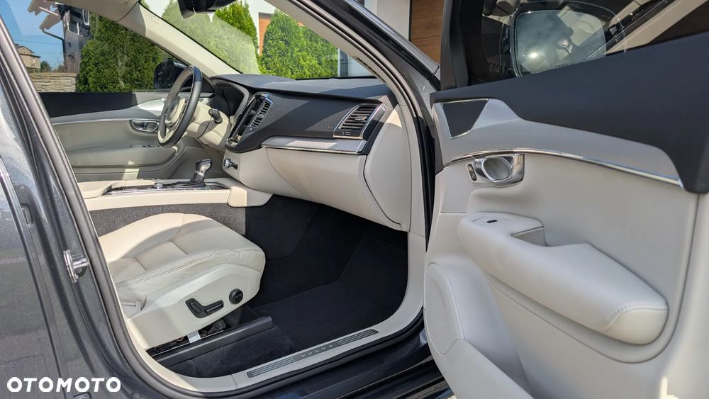 Volvo XC 90 T5 AWD Momentum Pro 7os - 19