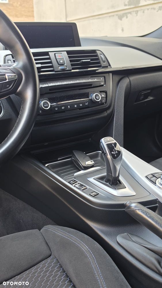 BMW Seria 3 330d M Sport - 13