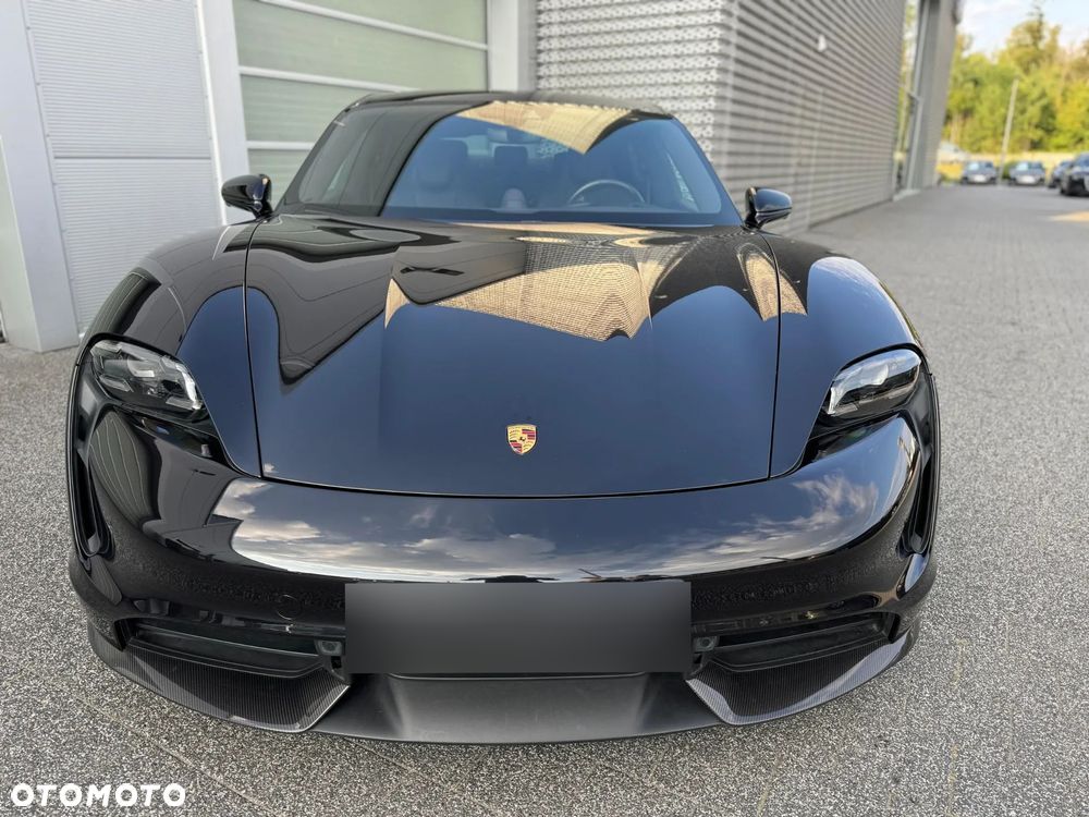 Porsche Taycan - 14