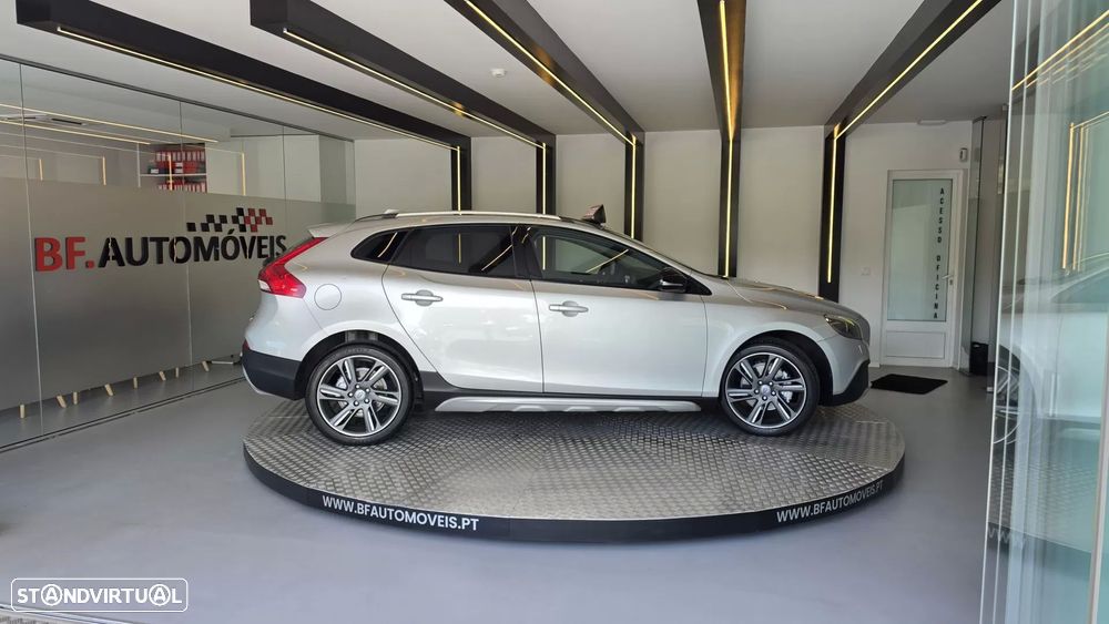 Volvo V40 Cross Country 1.6 D2 Summum - 9