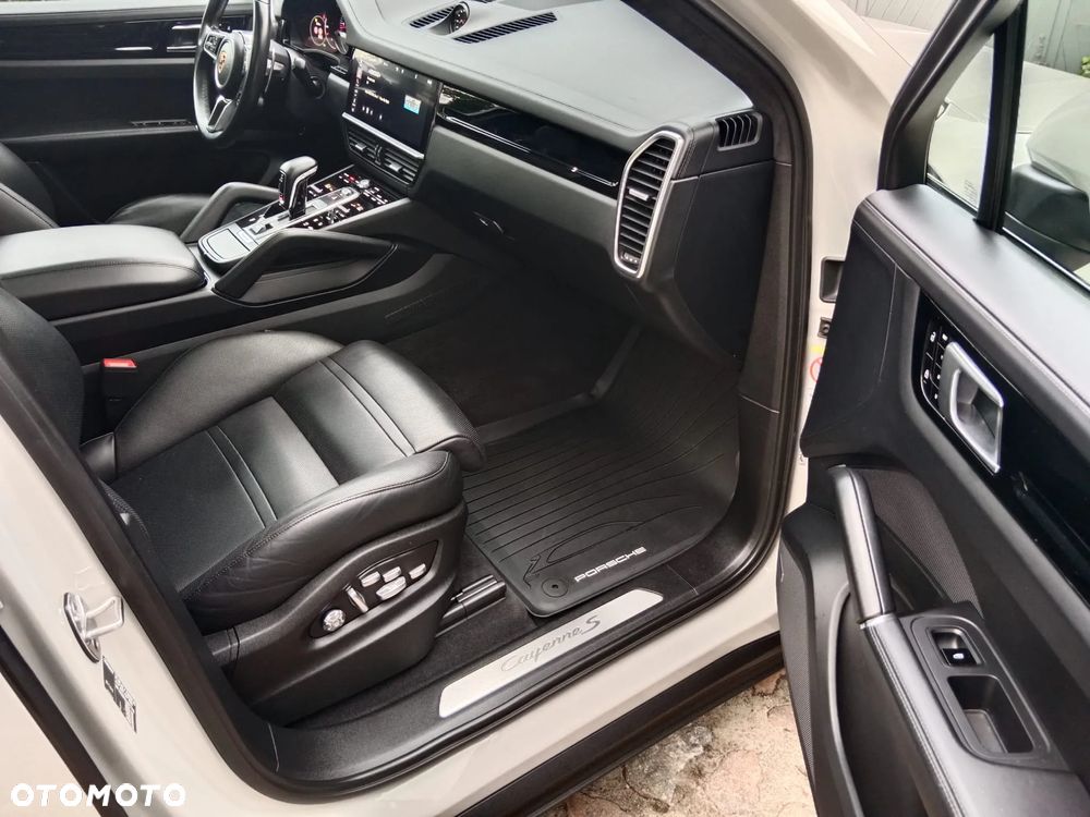 Porsche Cayenne Coupe S - 26