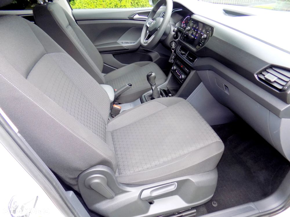 Volkswagen T-Cross - 13