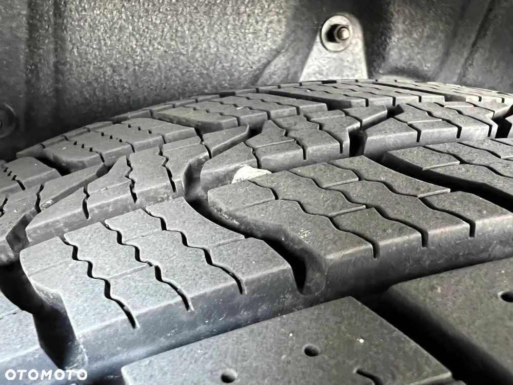 Mitsubishi Outlander 2.0 4WD Plus - 32