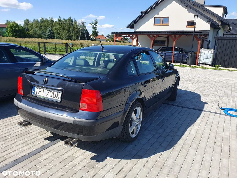 Volkswagen Passat - 2