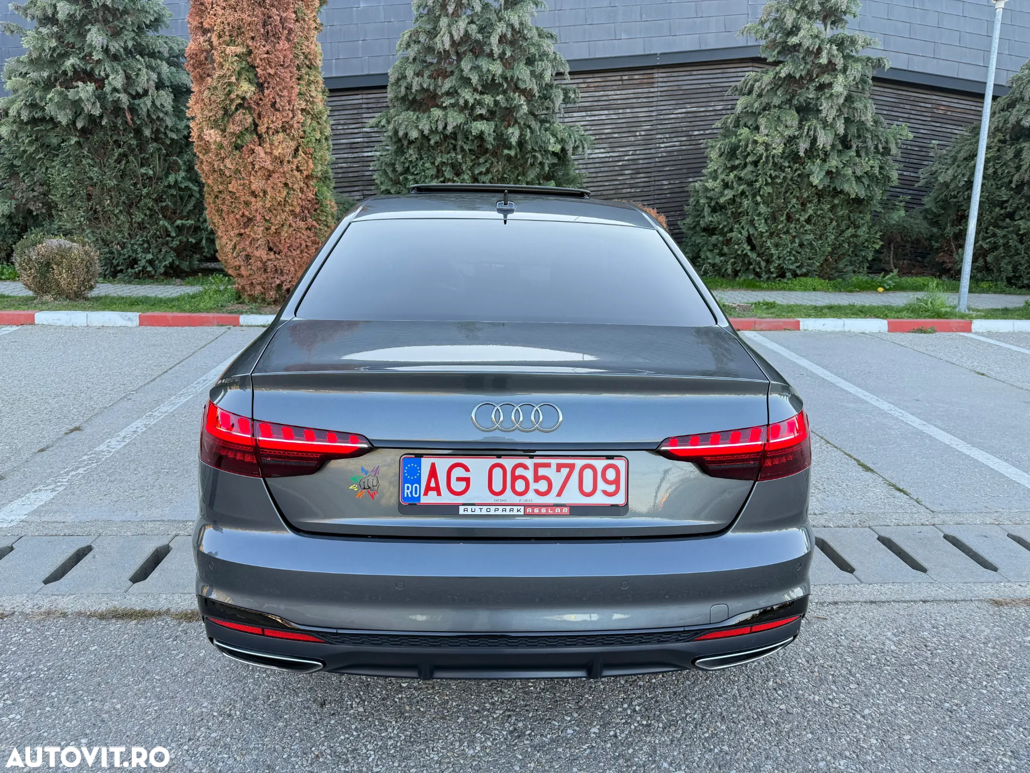 Audi A4 40 TDI S tronic S line - 31