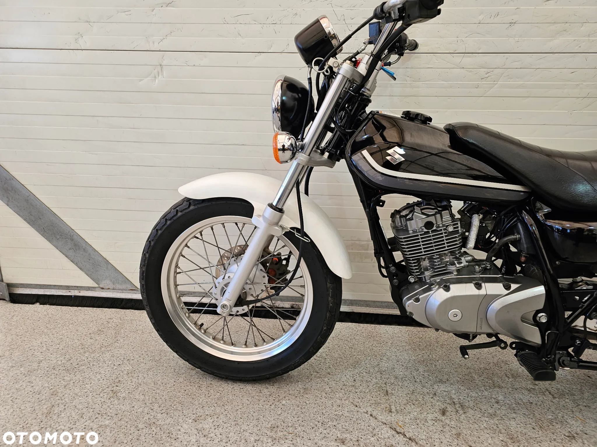 Suzuki RV - 5