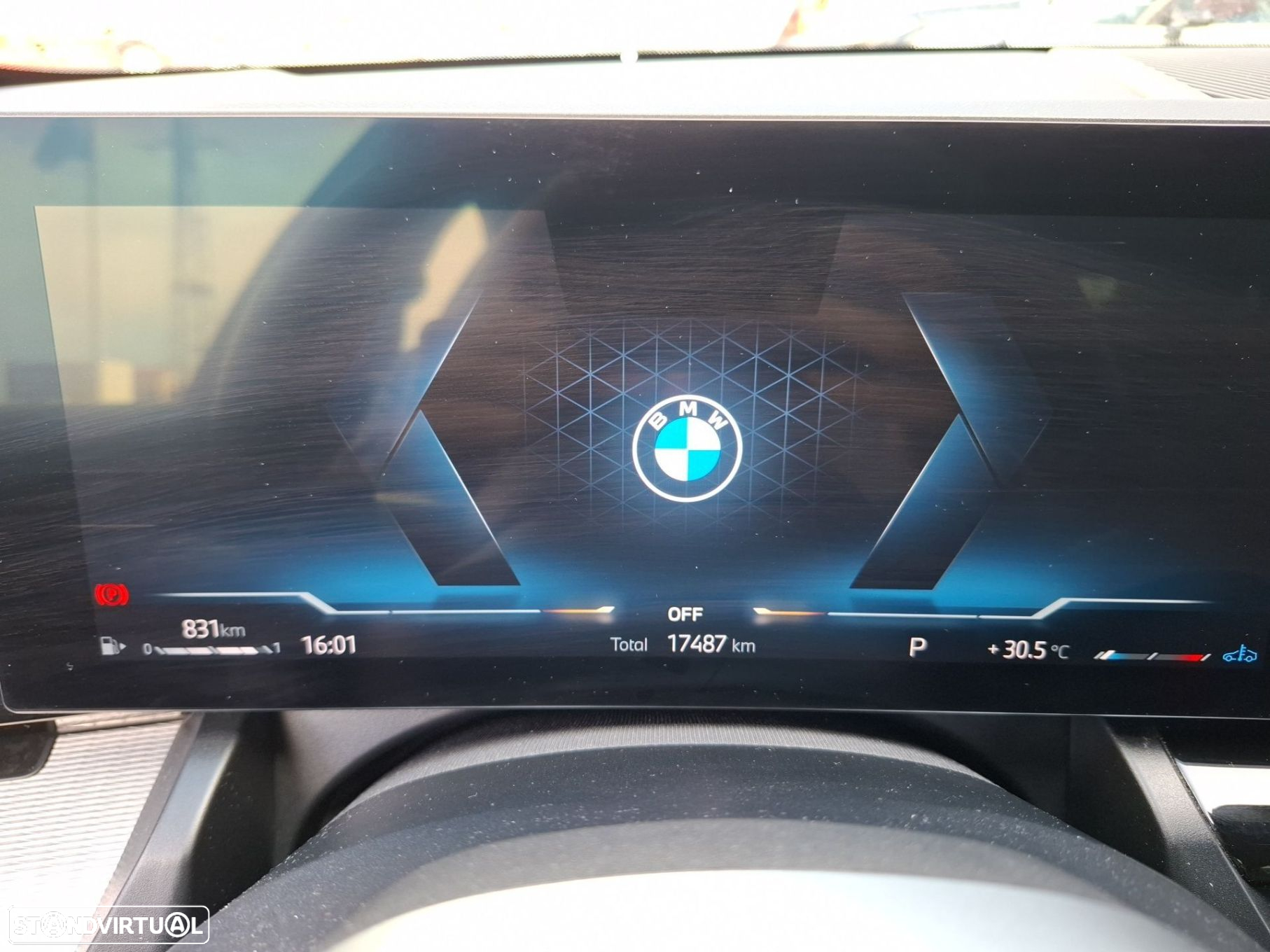 BMW 520 d Pack Desportivo M - 27