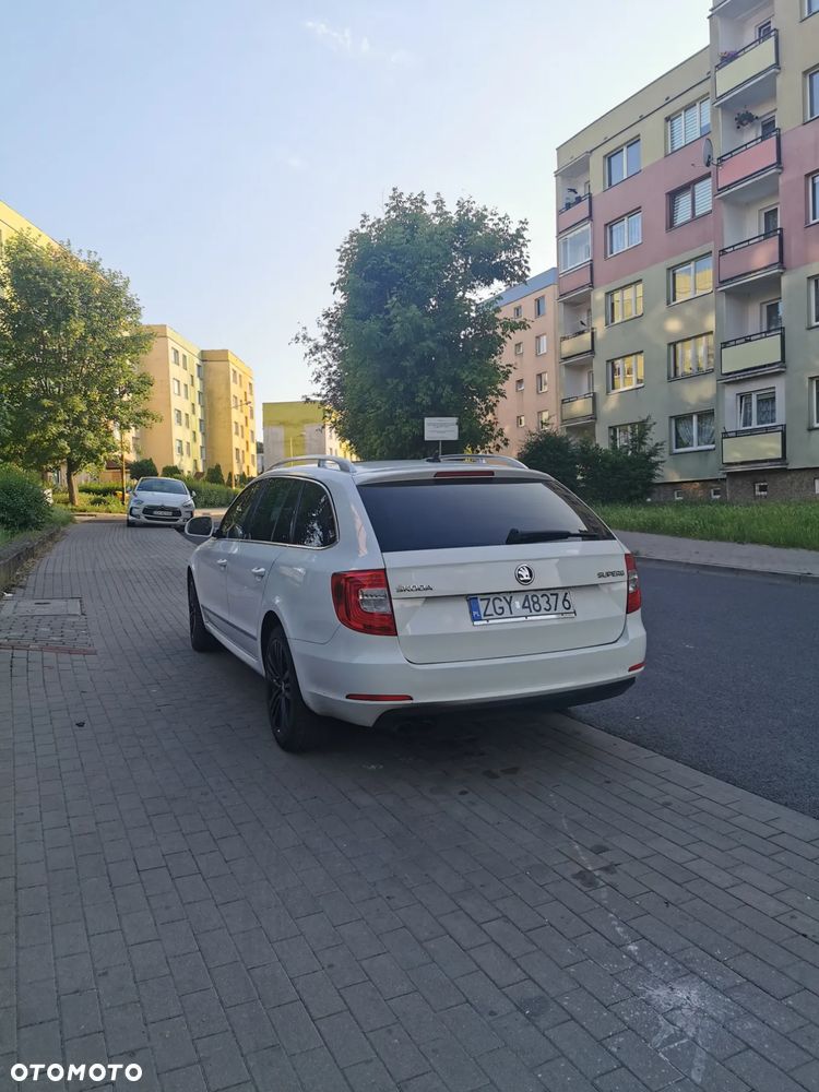 Skoda Superb 2.0 TDI Elegance DSG - 5