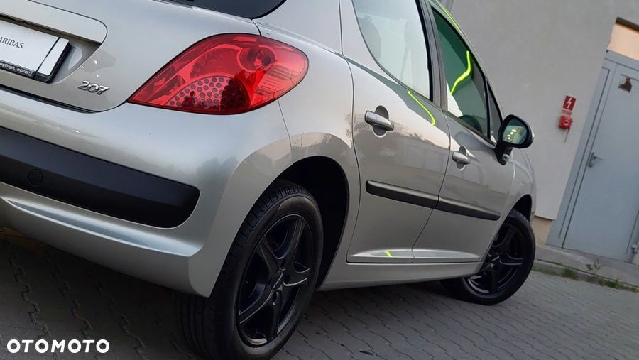 Peugeot 207 - 30