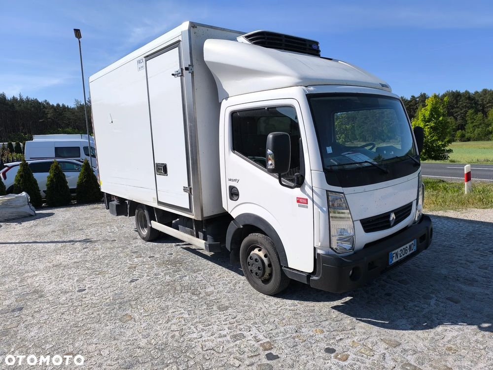 Renault Maxity - 4