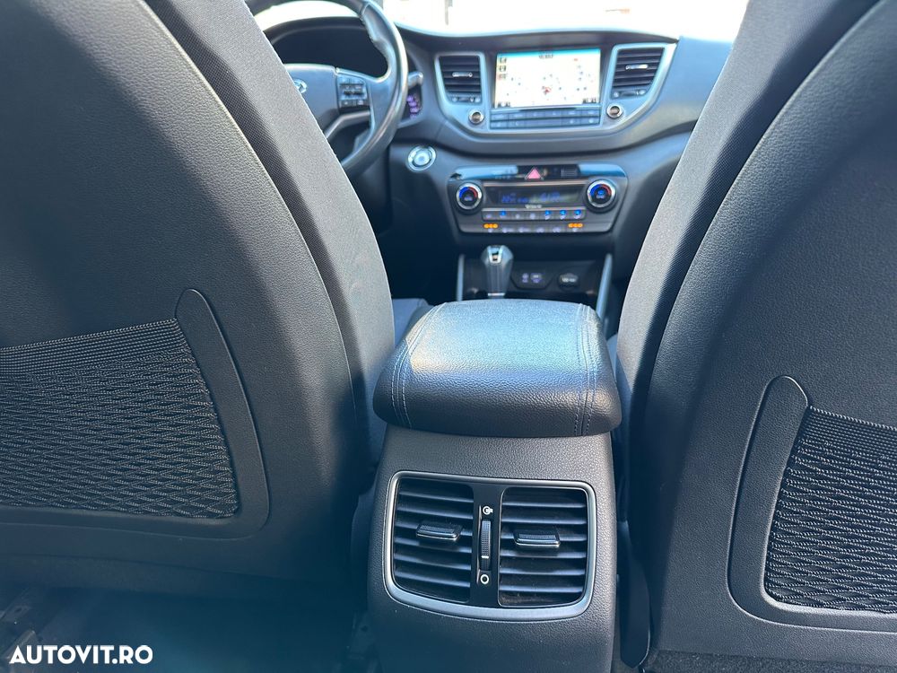 Hyundai Tucson 2.0 CRDI 4WD Automatik Style - 25