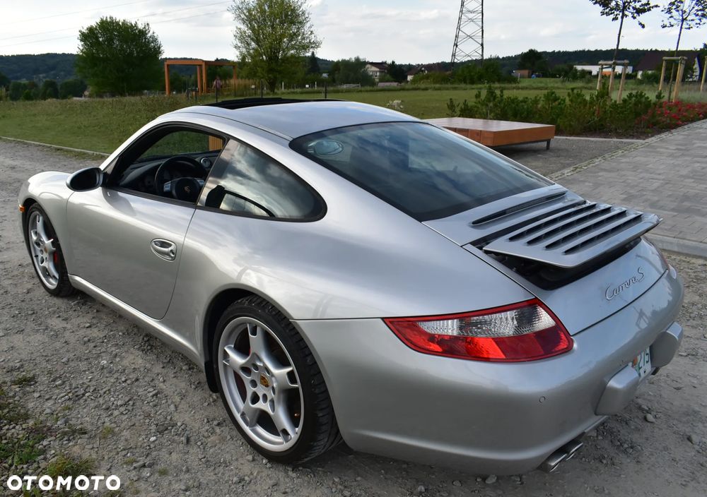 Porsche 911 Carrera S - 4
