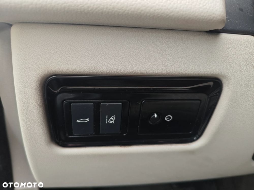 Jaguar XF 20d Prestige - 13