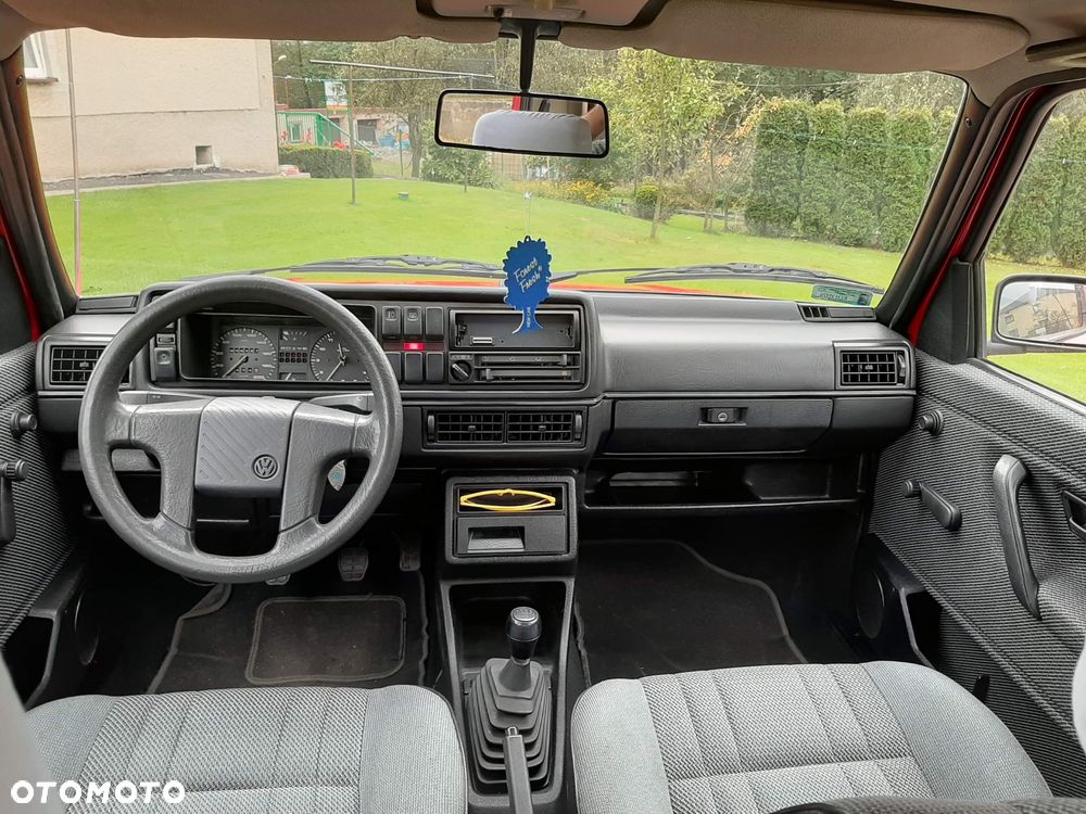 Volkswagen Golf 1.6 GL - 16