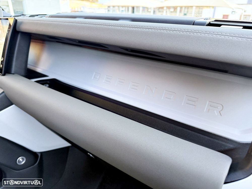 Land Rover Defender 2.0 P400e 110 AWD X-Dynamic HSE - 29