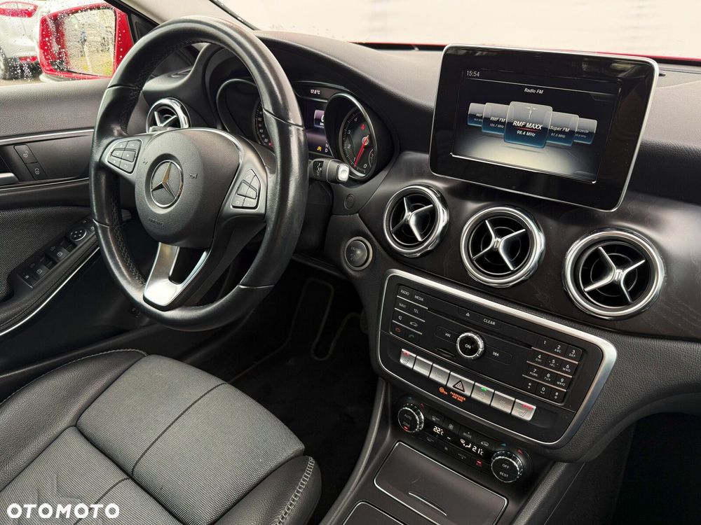 Mercedes-Benz GLA 200 7G-DCT Style - 35