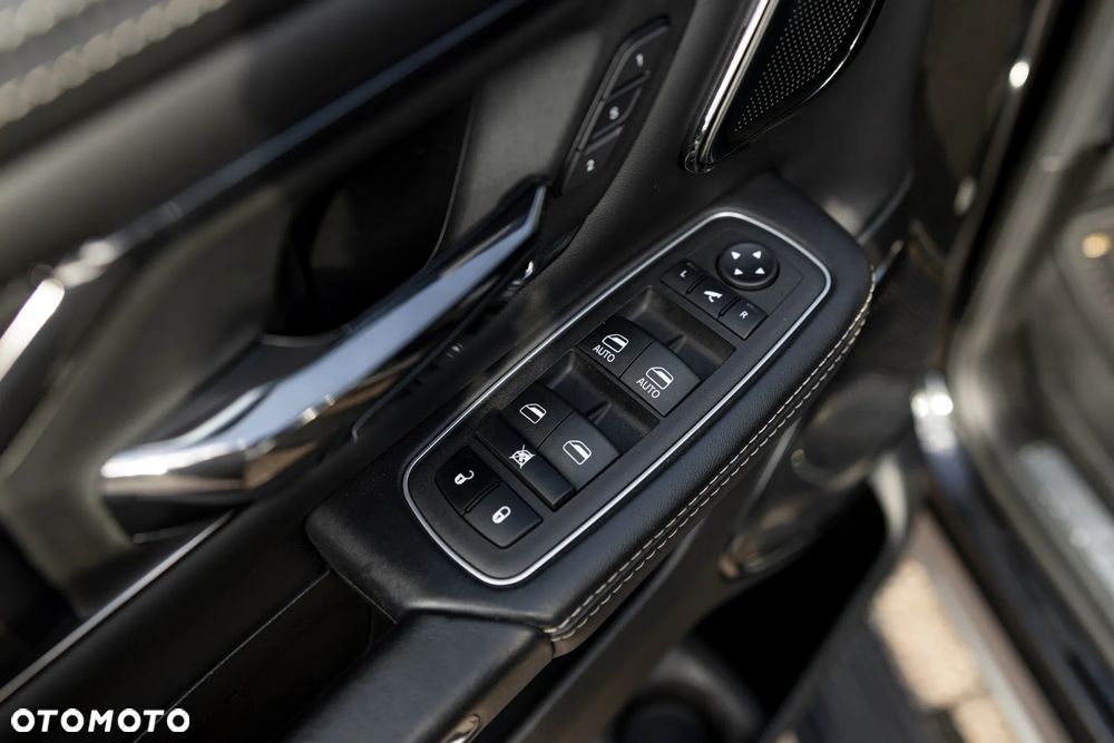 RAM 1500 5.7 eTorque Crew Cab Shortbed Limited Black - 25