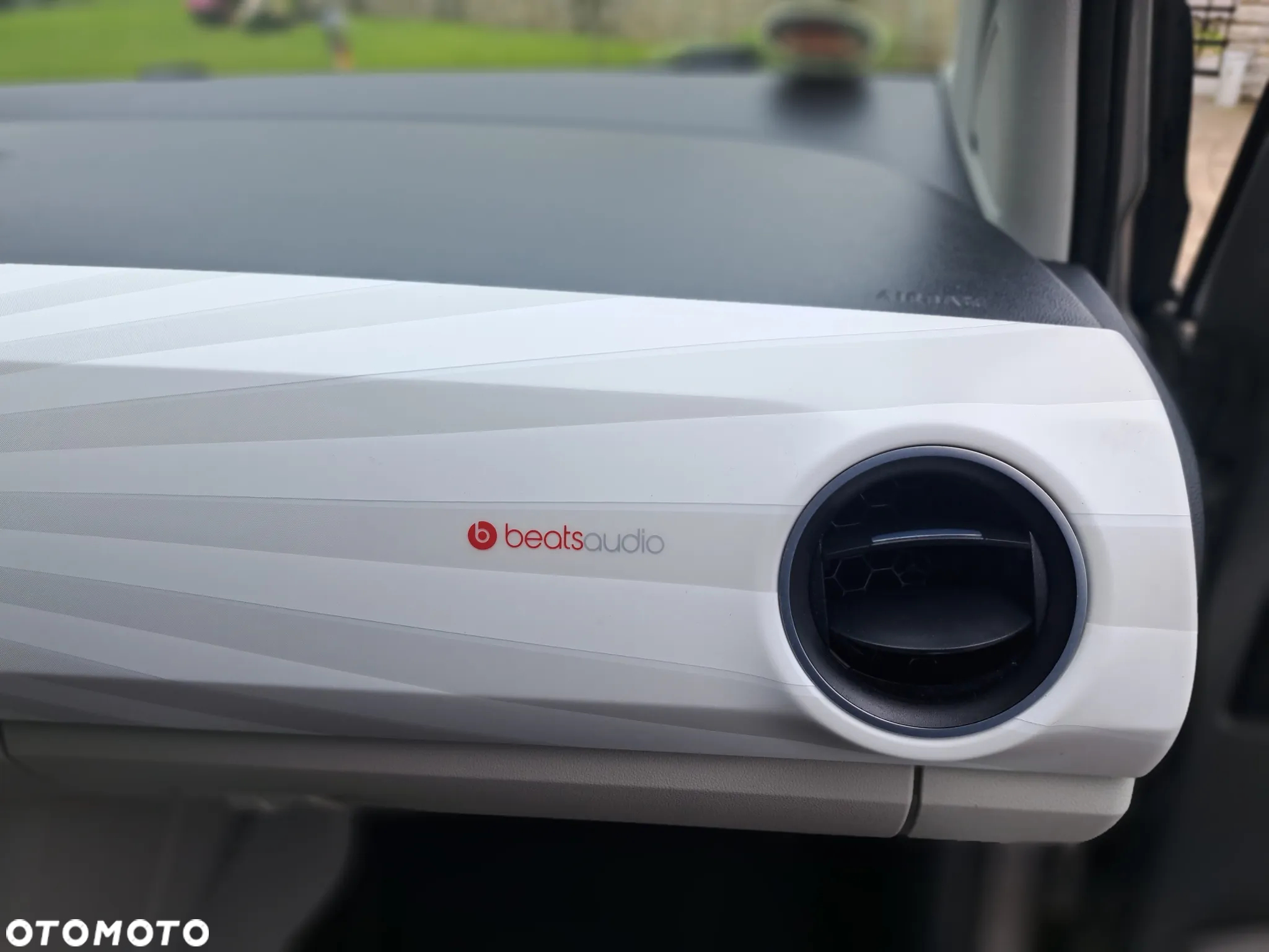 Volkswagen up! (BlueMotion Technology) beats - 30