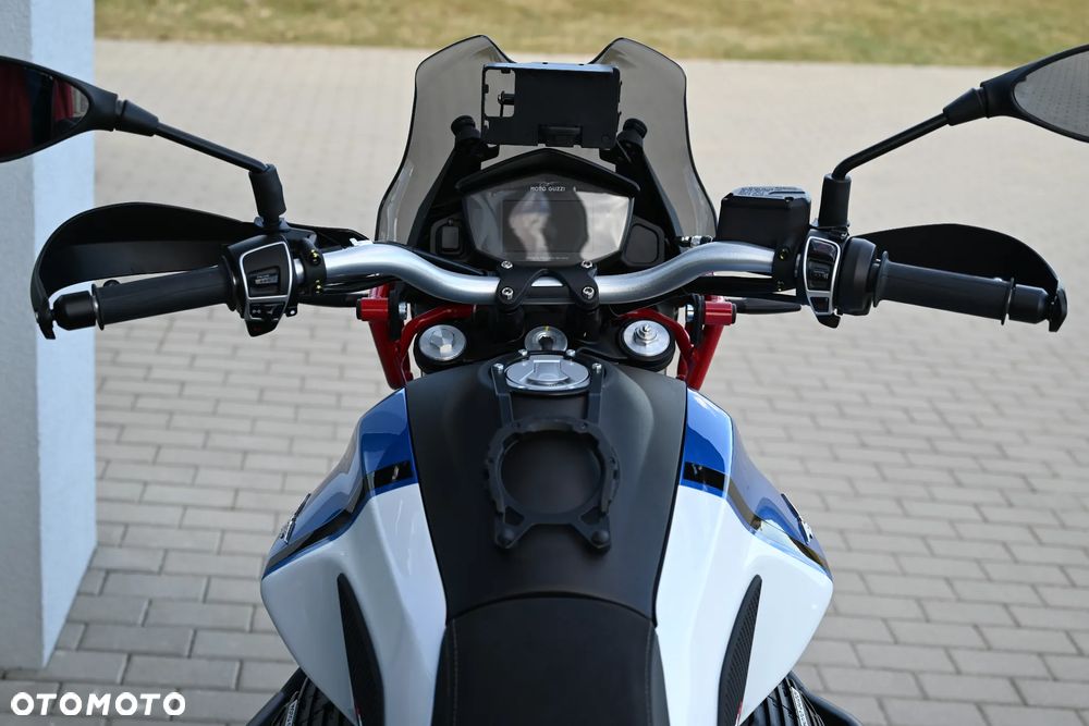 Moto Guzzi V85 - 7