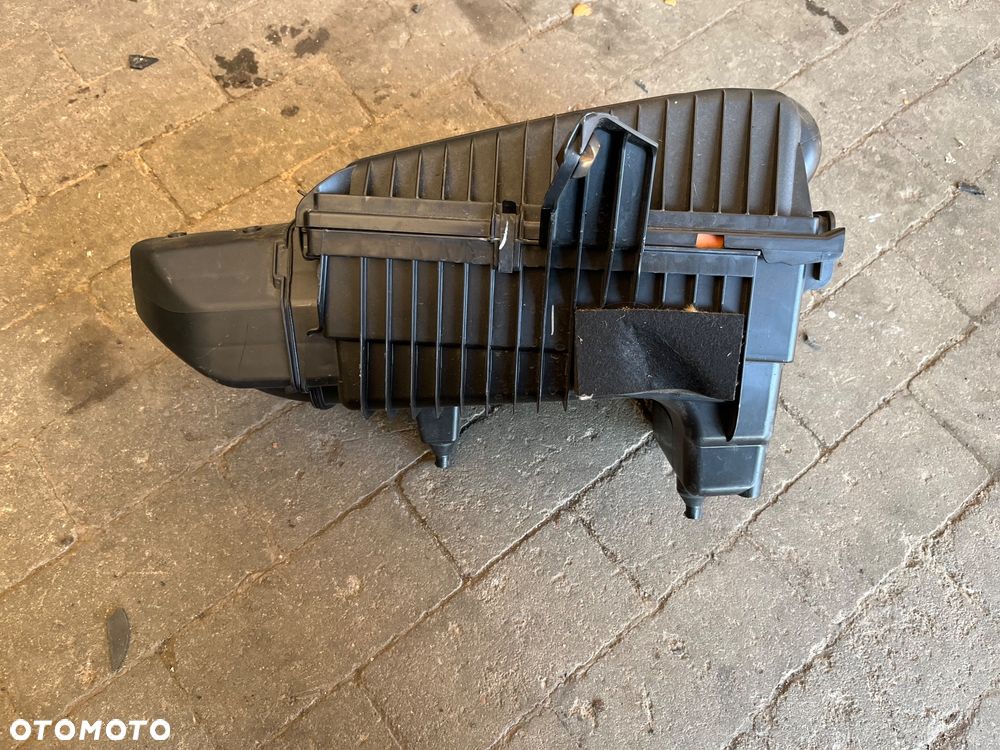 Obudowa filtra powietrza Renault Talisman 2.0 DCI - 4